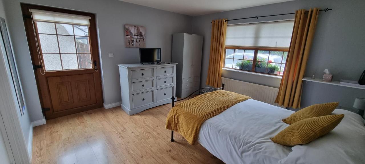 The Madden Guest House Gilford ภายนอก รูปภาพ